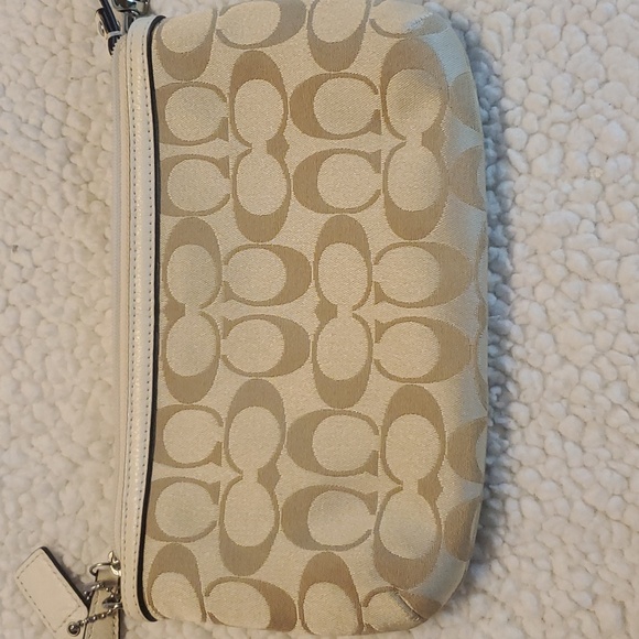 Coach Wristlet - Picture 7 of 10